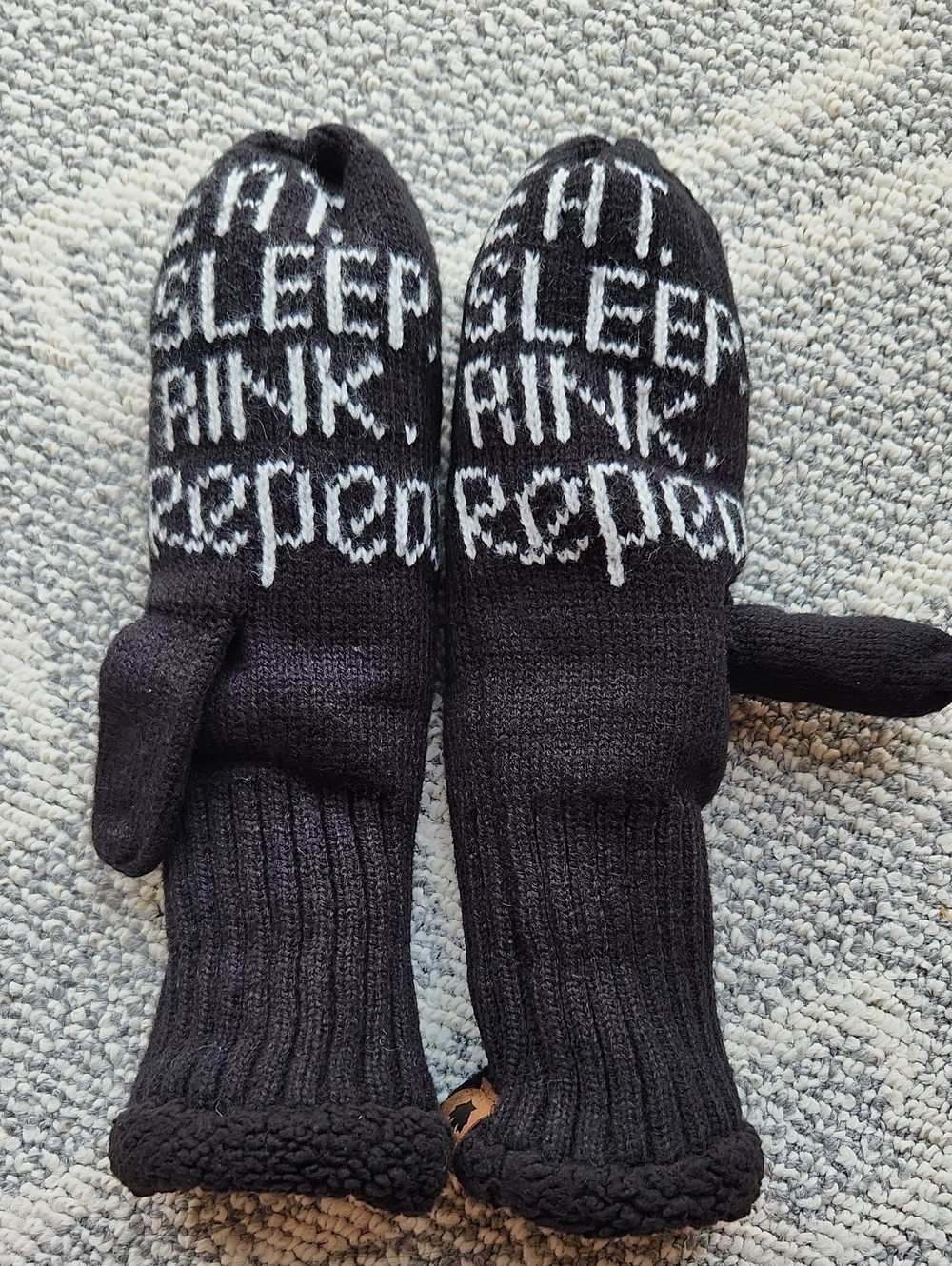 Black Sherpa-Lined Knit Mit